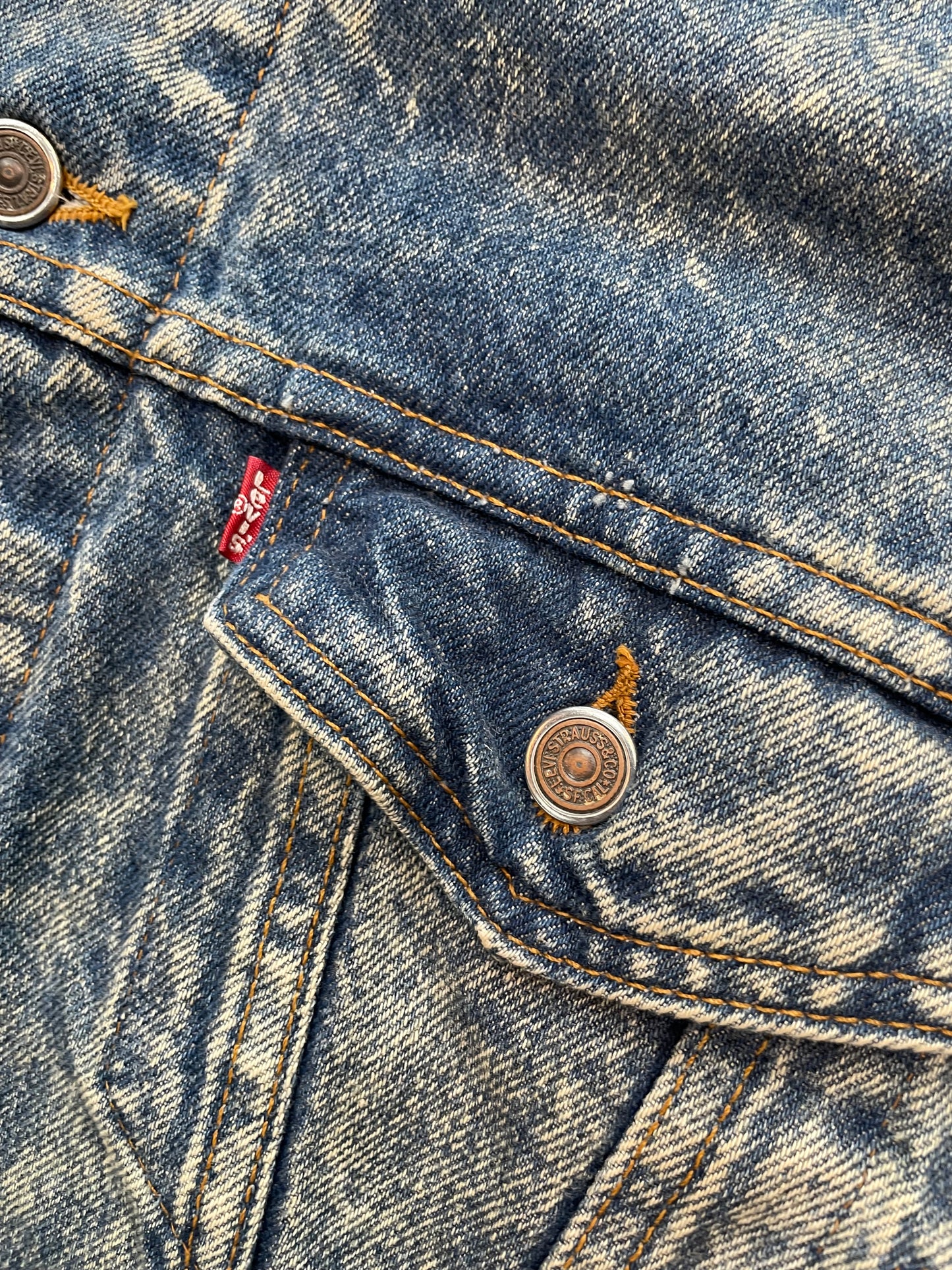 90s Levi’s Cropped Trucker Jacket