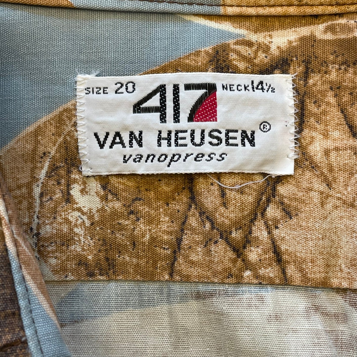 1970s Van Heusen Jungle Print Button Down Shirt